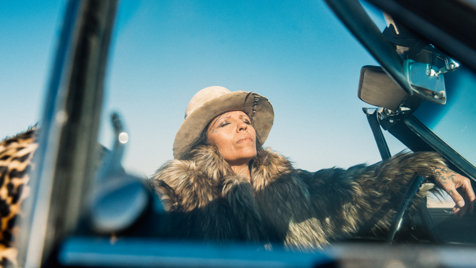 Linda Perry: Let It Die Here